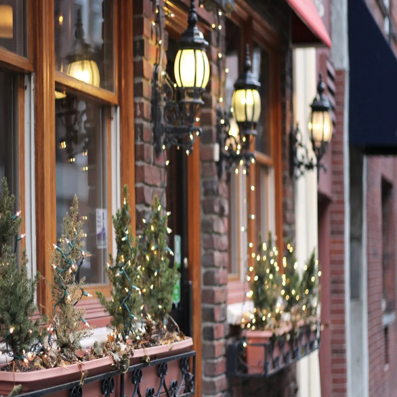 Clearance 450-Count Clear Mini Christmas Light Set - 92' Green Wire Incandescent