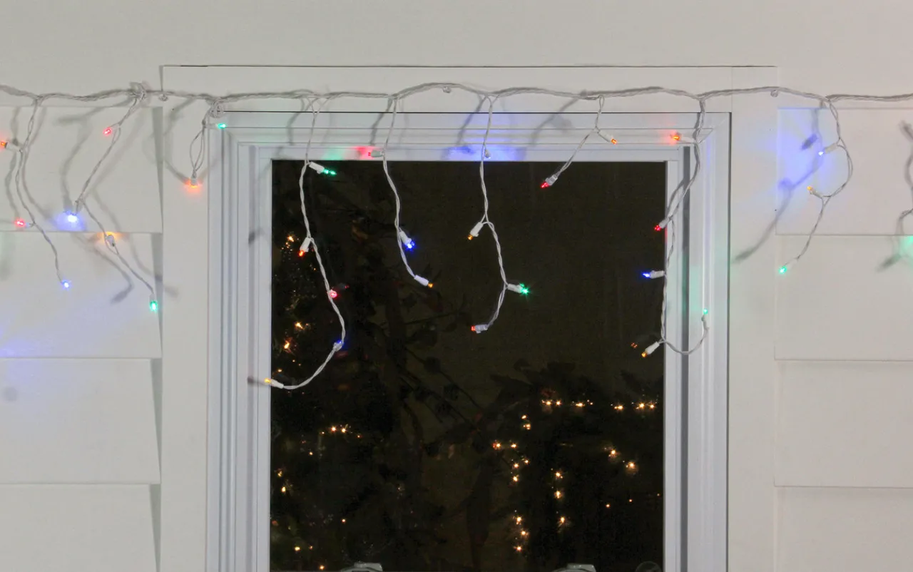 New 100ct Multi Color LED Wide Angle Christmas Icicle Lights, 5.5ft White Wire Icicles